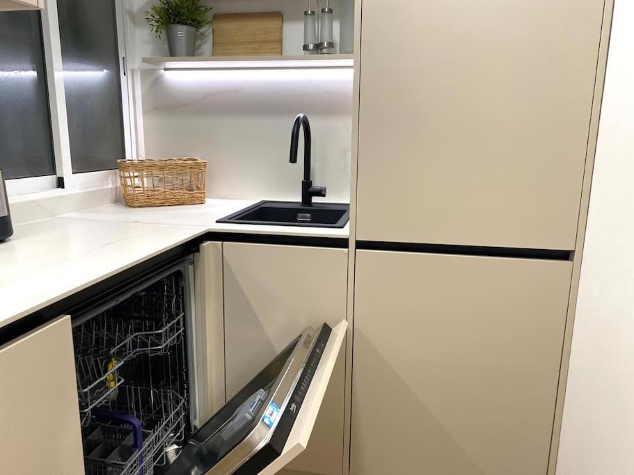 Centric Lovely Private Flat 2bd, 2bh + Ac Apartamento